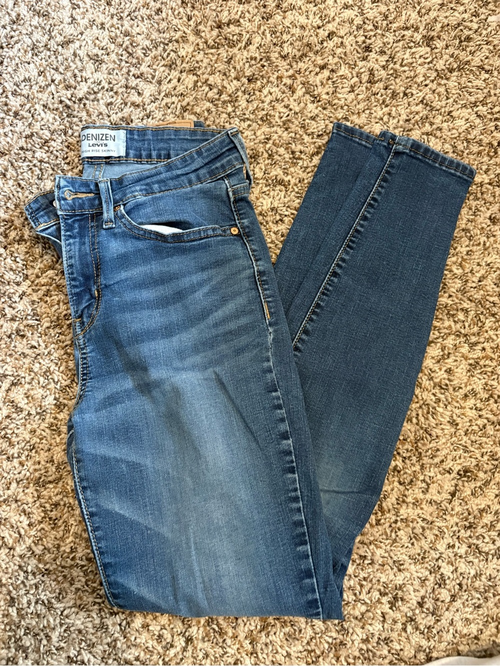 Levi's Women's Medium Blue Skinny Jeans